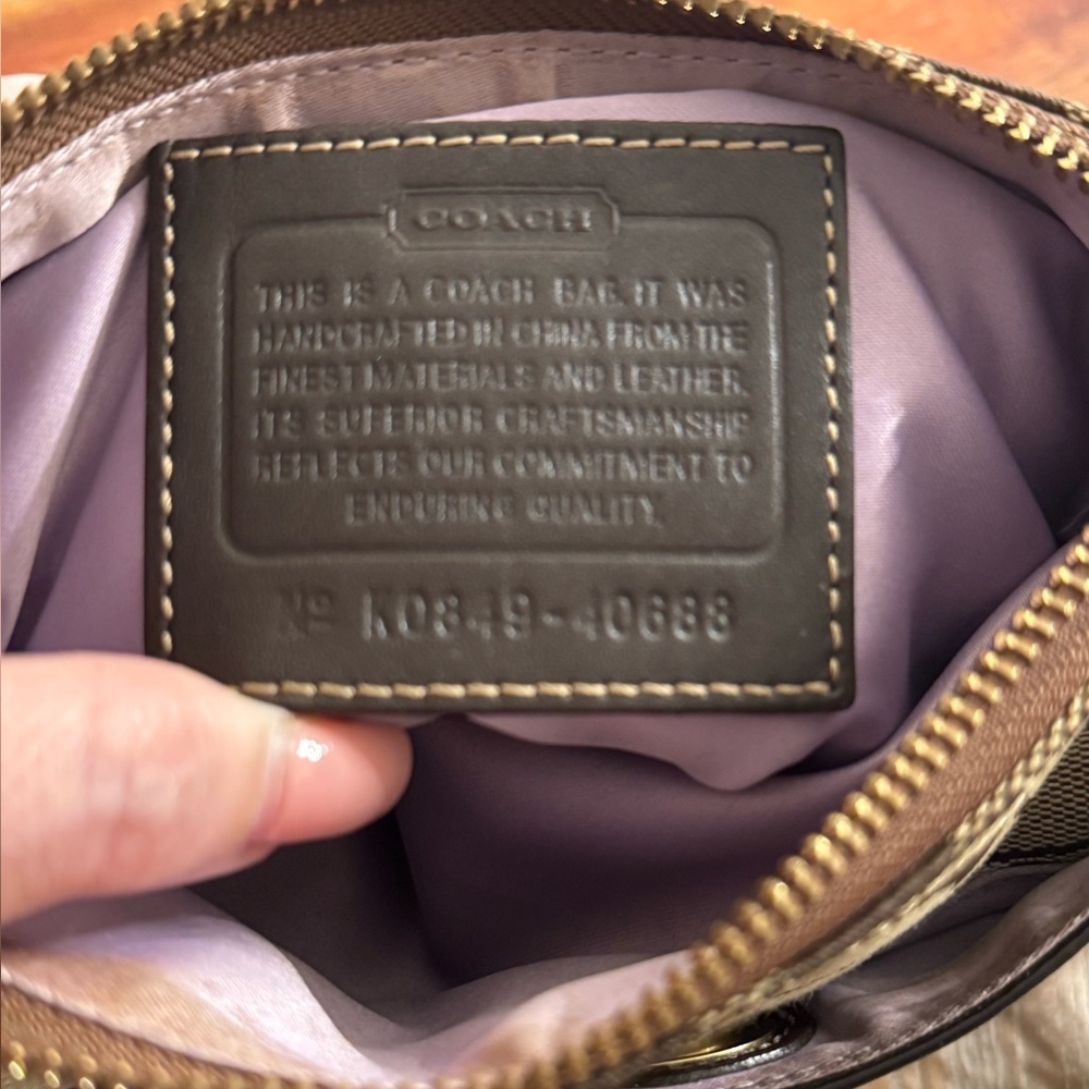 Coach Turn-lock - Picture 12 of 16